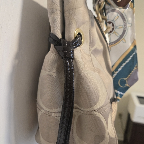 Coach Purse Faux Snakeskin details - Picture 3 of 17